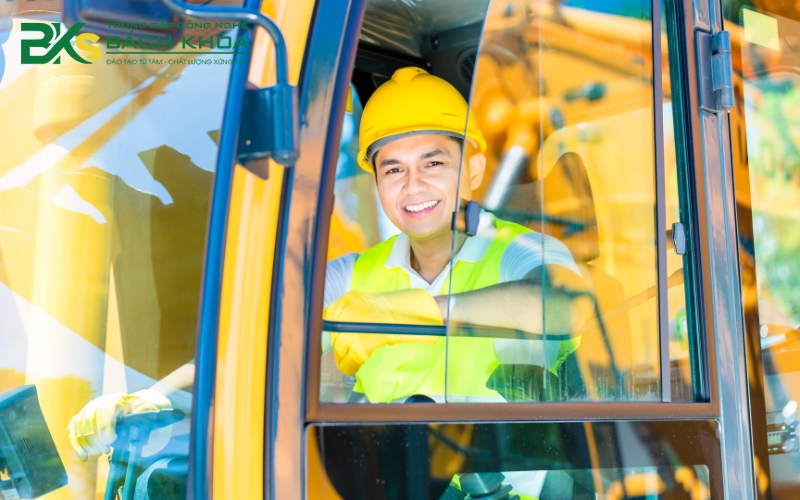 Điều kiện học và thi bằng lái xe cẩu tại TPHCM