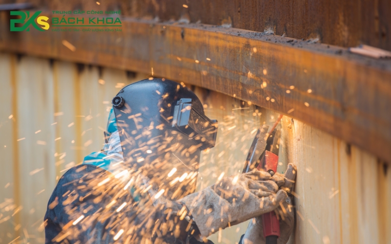 Giá trị chứng chỉ được cấp khi học nghề thợ Hàn ở TPHCM