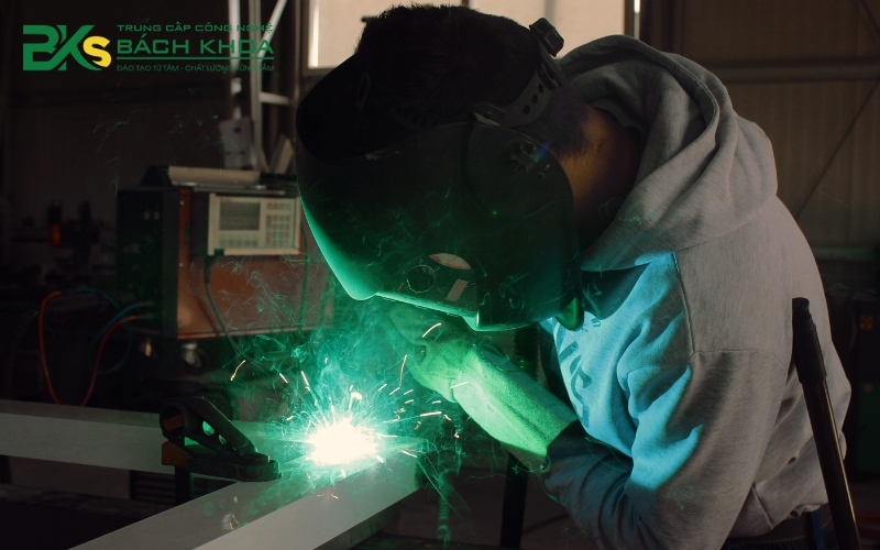 Quy trình học và thi chứng chỉ nghề Hàn tại TPHCM