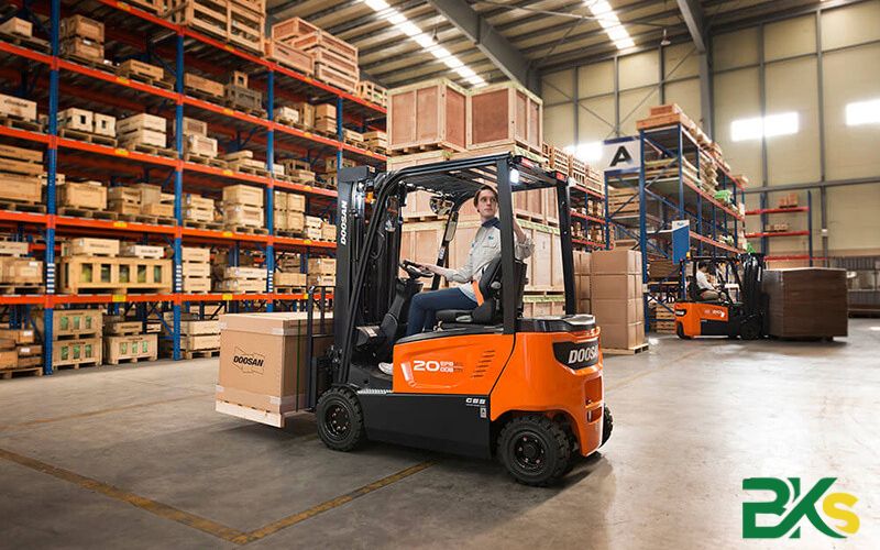 Học chứng chỉ xe nâng để làm gì? 