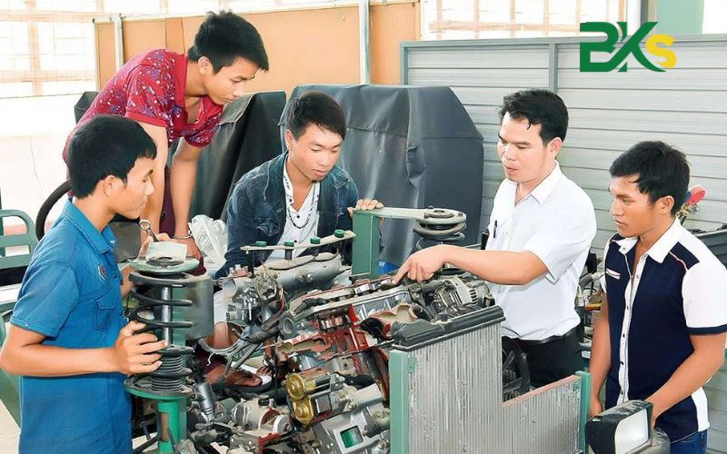 Sơ cấp nghề nâng là gì?