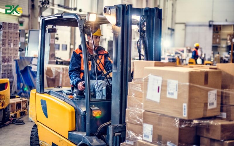 Thời gian học và đối tượng phù hợp Lái xe nâng