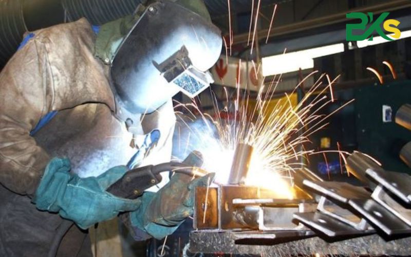 Đối tượng tham gia Khóa học ngắn hạn Chứng chỉ nghề Hàn xì tại TPHCM