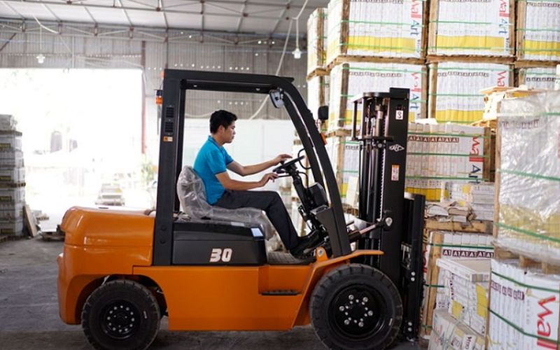 Học Lái xe nâng xong có thể làm ở đâu?