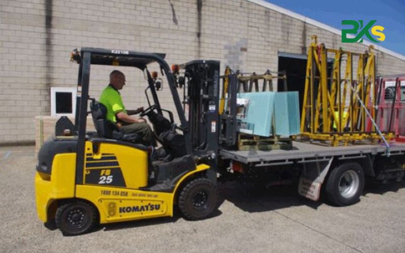 Học lái xe nâng có cần bằng lái không?