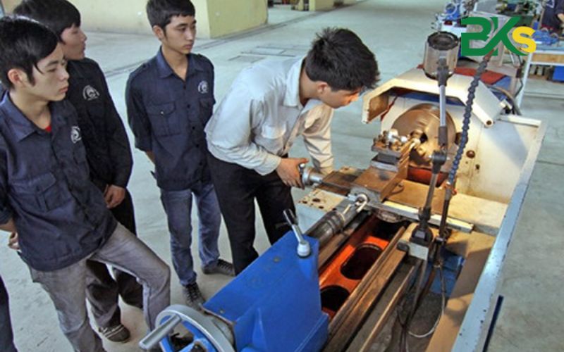 Tại sao nên học chứng chỉ sơ cấp nghề tại Trường Công Nghệ Bách Khoa?