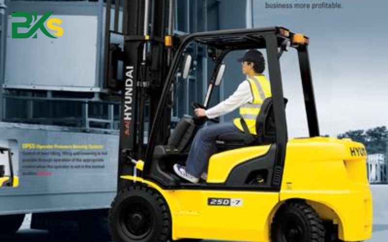 Vì sao có nơi nói Chứng chỉ Lái xe nâng có thời hạn?