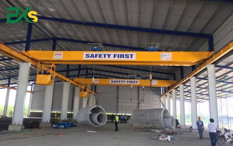 Chương trình đào tạo lái cẩu trục tại TPHCM gồm những gì?