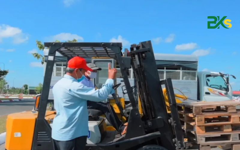 Học Lái xe nâng cấp tốc xong có được cấp chứng chỉ không?