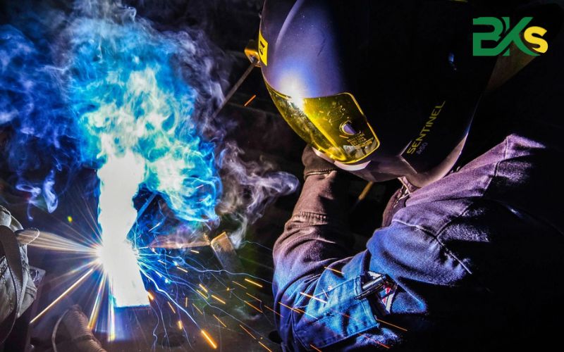 Học sơ cấp nghề Hàn là học cái gì?