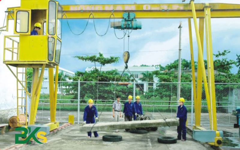 Tiêu chí lựa chọn trường dạy Vận hành cẩu trục