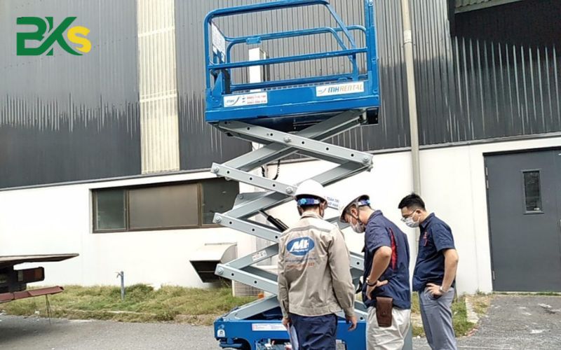 Vì sao nhiều người chọn học Vận hành xe nâng hàng?