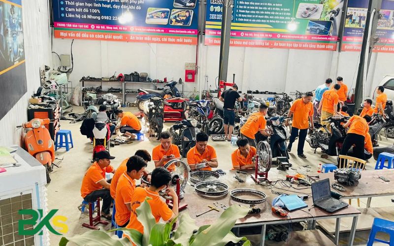 Học nghề ngắn hạn tại TPHCM có cần bằng cấp cao không?
