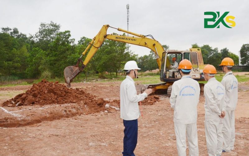 Nghề Lái máy xúc hiện nay làm những công việc gì?