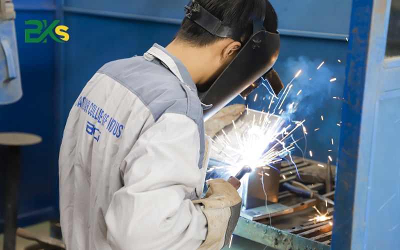 Thời gian học nghề Thợ Hàn có lâu không?