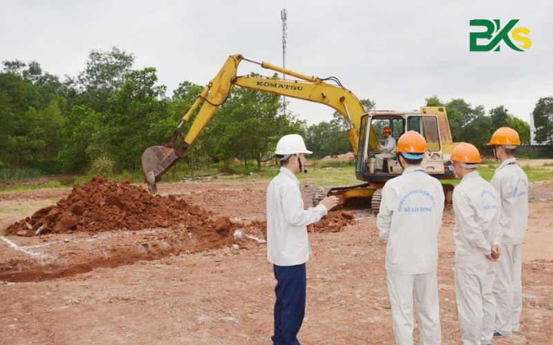 Trường Công Nghệ Bách Khoa - Trung tâm dạy Lái xe xúc lật đào tạo như thế nào?
