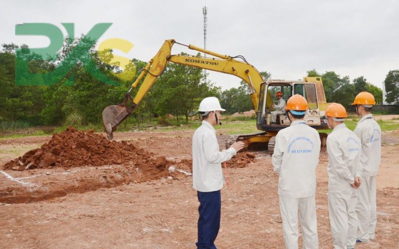 Ai nên tham gia khóa học Lái xe xúc?