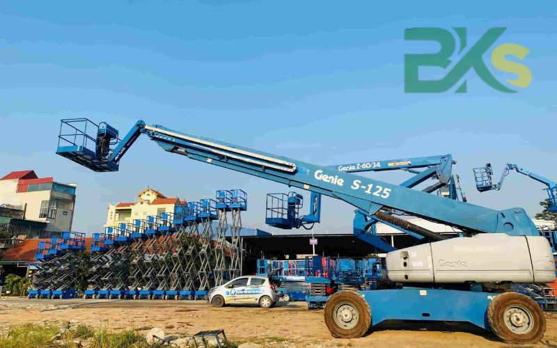 Học chứng chỉ nghề Xe nâng người ngắn hạn có khó không?