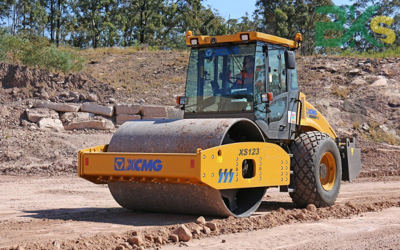 Lái xe lu có cần bằng không?