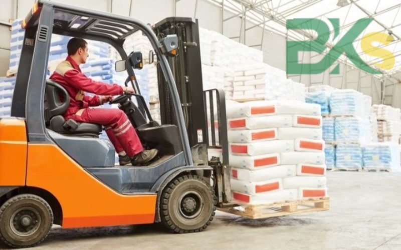 Vì sao đào tạo nghề Lái xe nâng ngày càng được nhiều người lựa chọn?