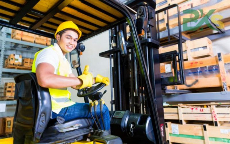 Ai nên đăng ký khóa đào tạo Xe nâng người?