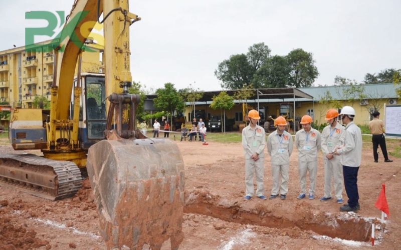 Học chứng chỉ Lái xúc