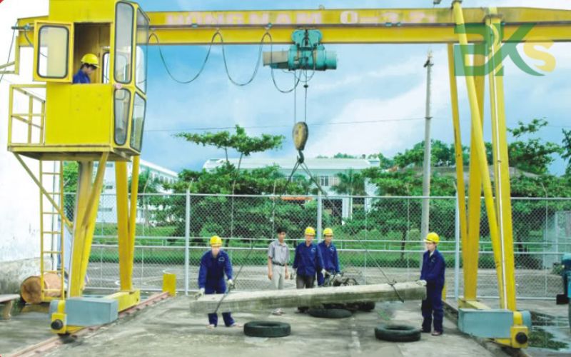 Học Lái xe Cẩu trục xong có được cấp chứng chỉ không?