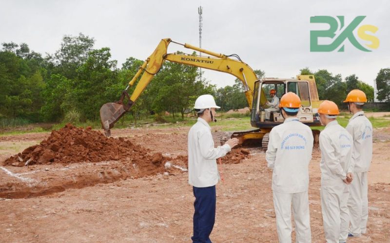 Học Sơ cấp nghề máy xúc xong có được cấp chứng chỉ nghề không?