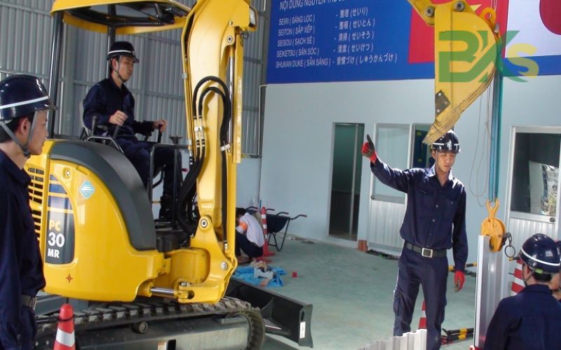 Nội dung đào tạo bằng Lái xe xúc