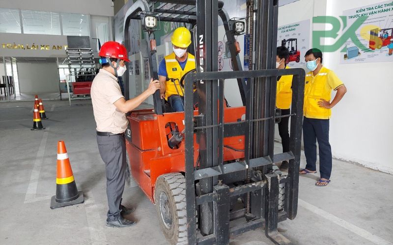 Nội dung khóa học Chứng chỉ Xe nâng điện có gì?