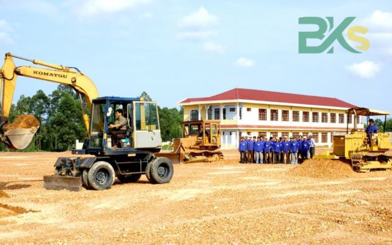 Thi và cấp bằng lái xe xúc như thế nào?