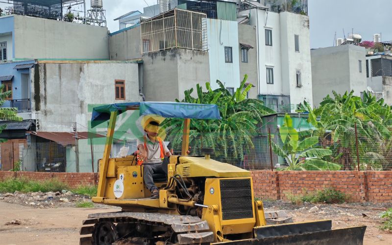 Điều kiện học bằng lái xe ủi có khó không?