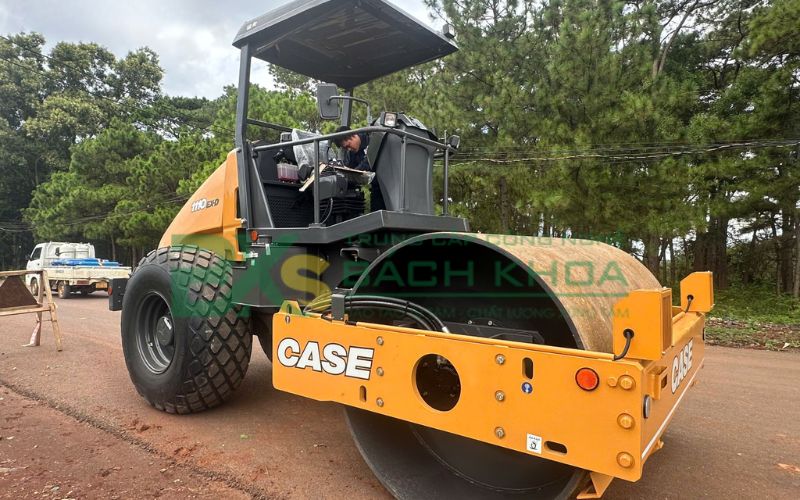 Học sơ cấp nghề lái xe lu