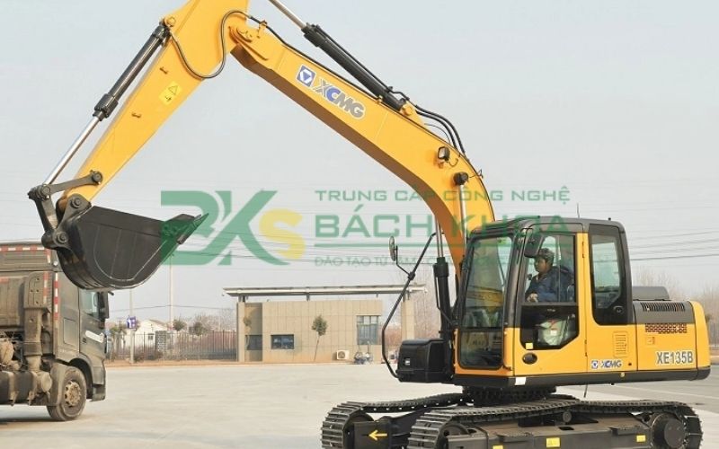Học xe múc có những loại nào?