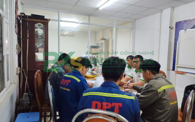 Mức lương khi có chứng chỉ Đào tạo xe nâng người tại kho