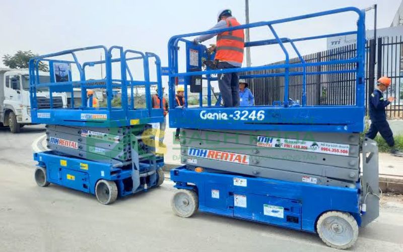 Ai nên học chứng chỉ xe nâng người?