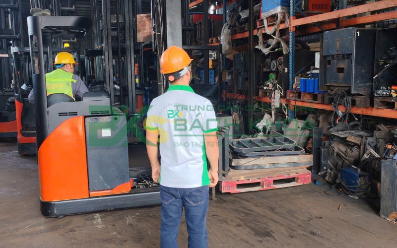 Bằng vận hành xe nâng hàng dành cho doanh nghiệp hiểu sao cho đúng?