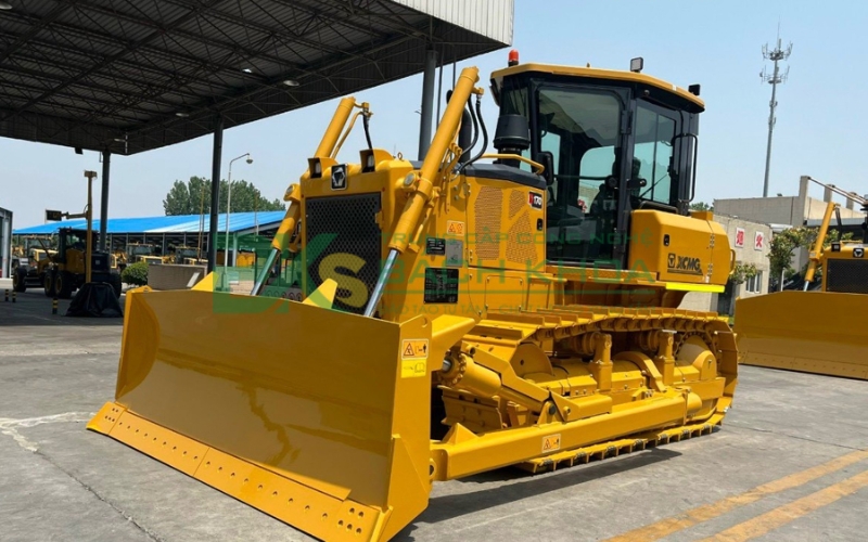 Học lái máy xúc máy ủi xong có thể làm công việc gì?