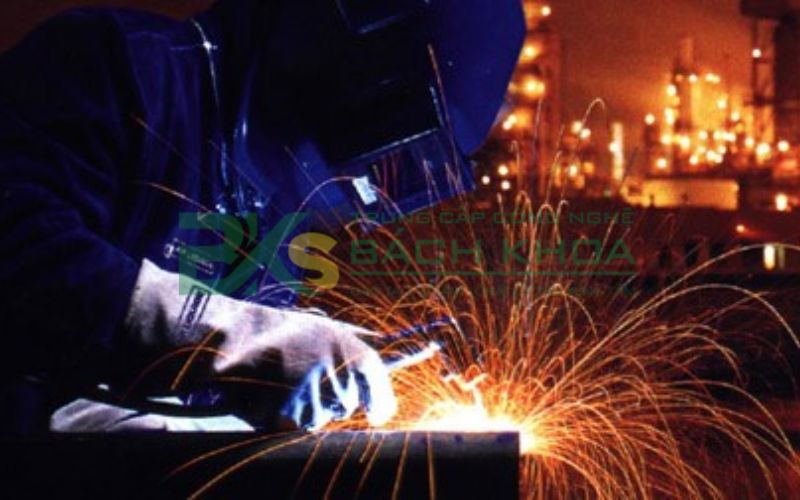 Những yếu tố nào làm lương thợ hàn bậc 7 khác nhau?