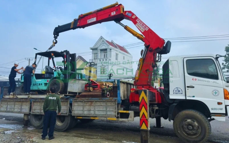 Sở hữu bằng B2 có lái được Xe Cẩu không?