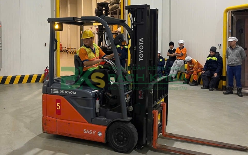 Chứng chỉ xe nâng là gì?