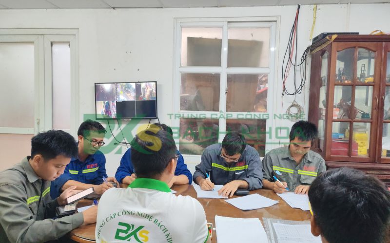 Chương trình Học lái xe nâng Long An
