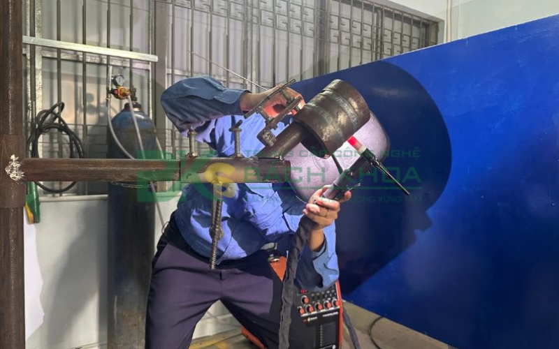 Cơ hội và mức lương hiện nay khi có Chứng chỉ hàn 6G