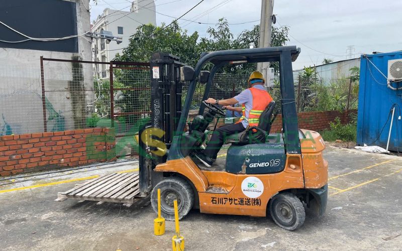 Điều kiện đăng ký thi chứng chỉ Lái xe nâng
